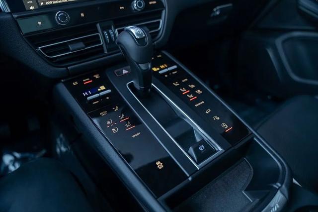 2025 Porsche Macan Macan