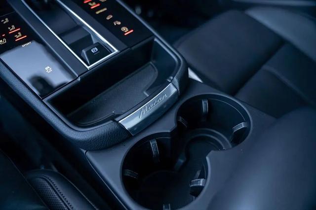 2025 Porsche Macan Macan