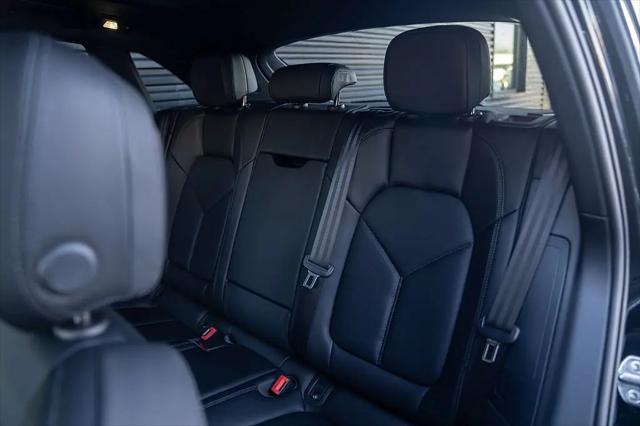 2025 Porsche Macan Macan