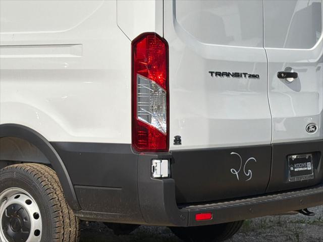 2026 Ford Transit Cargo Van Base