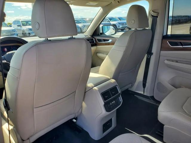 2026 Volkswagen Atlas SE with Technology