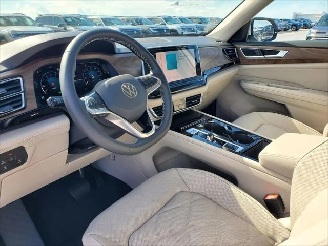 2026 Volkswagen Atlas SE with Technology