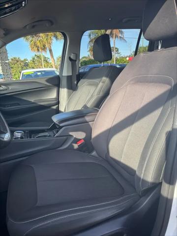 2023 Jeep Grand Cherokee L Laredo 4x2