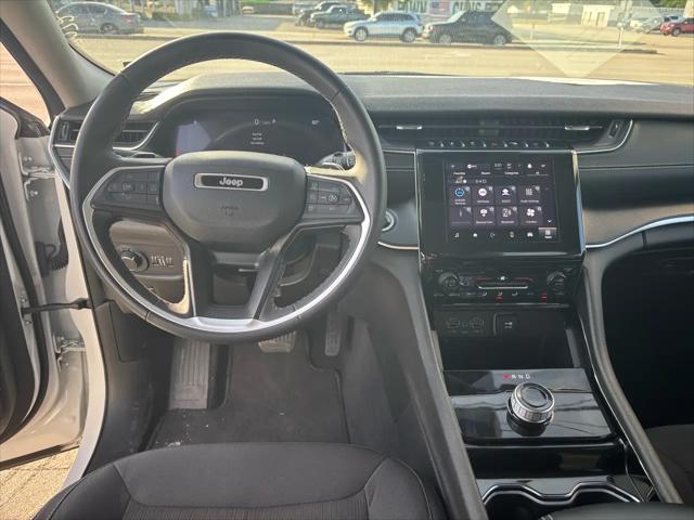 2023 Jeep Grand Cherokee L Laredo 4x2