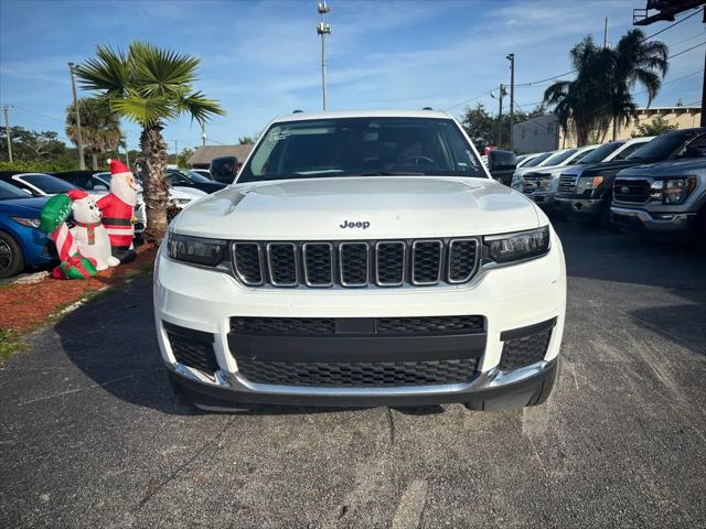 2023 Jeep Grand Cherokee L Laredo 4x2