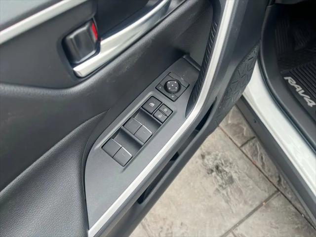 2025 Toyota RAV4 Plug-In Hybrid SE