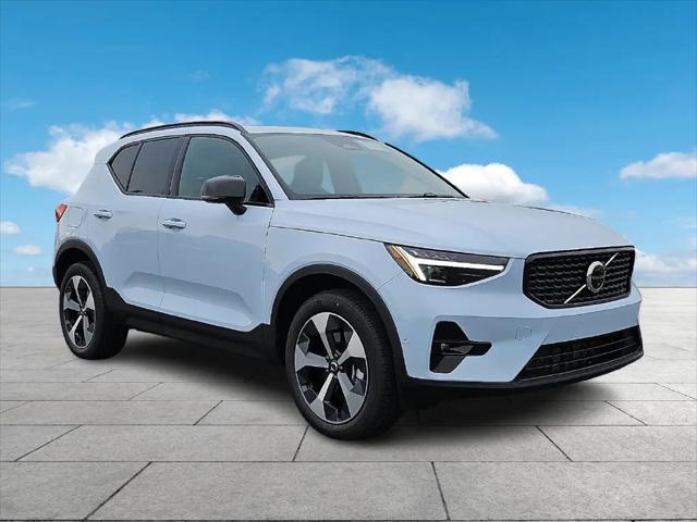 2026 Volvo XC40 Plus, B5 AWD Gas mild hybrid, Dark for sale in Trevose, PA