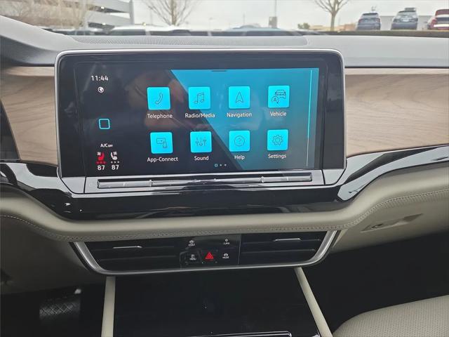 2026 Volkswagen Atlas SE with Technology
