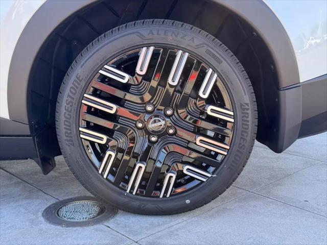 2026 Nissan LEAF PLATINUM+