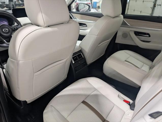 2025 Mazda X-90 Premium Plus Package