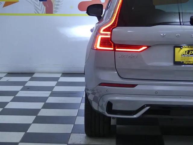 2024 Volvo XC60 Recharge T8 Ultimate Dark Theme