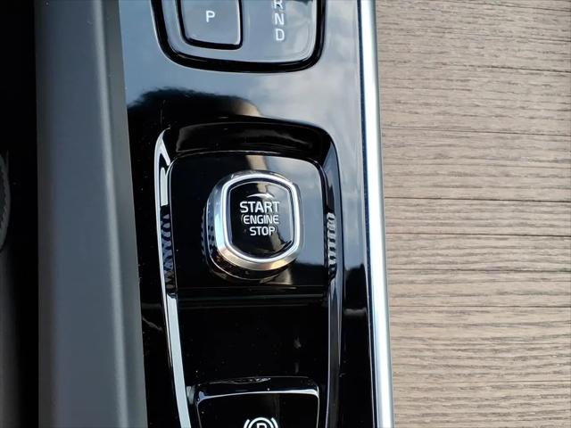 2026 Volvo XC60 B5 Core
