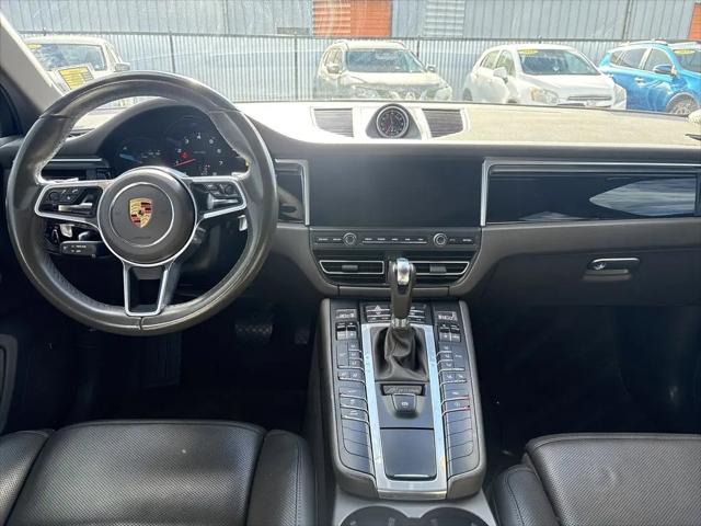 2020 Porsche Macan Macan