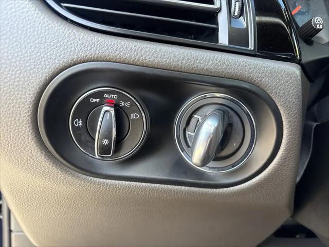 2020 Porsche Macan Macan