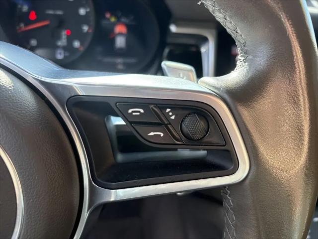 2020 Porsche Macan Macan