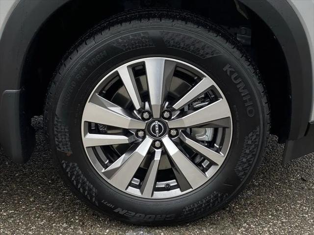 2025 Nissan Pathfinder SL FWD