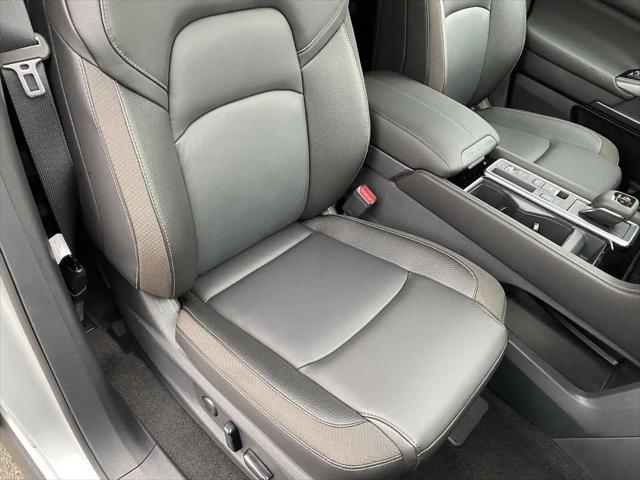 2025 Nissan Pathfinder SL FWD