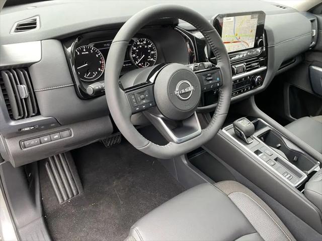 2025 Nissan Pathfinder SL FWD