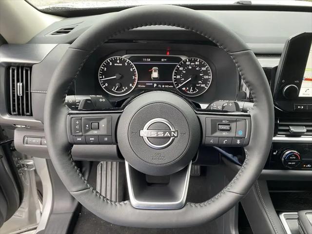 2025 Nissan Pathfinder SL FWD