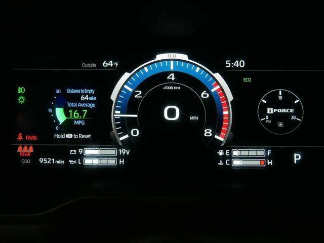 2026 Toyota Tundra Platinum CrewMax 5.5' Bed