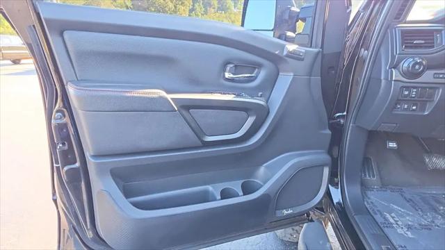 2021 Nissan Titan Crew Cab PRO-4X 4x4