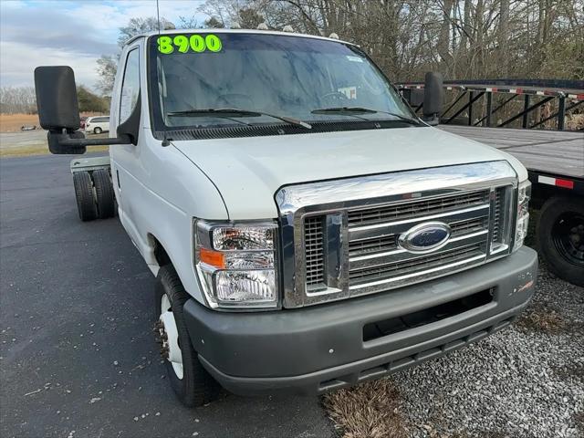 2011 Ford E-450 Cutaway E-450