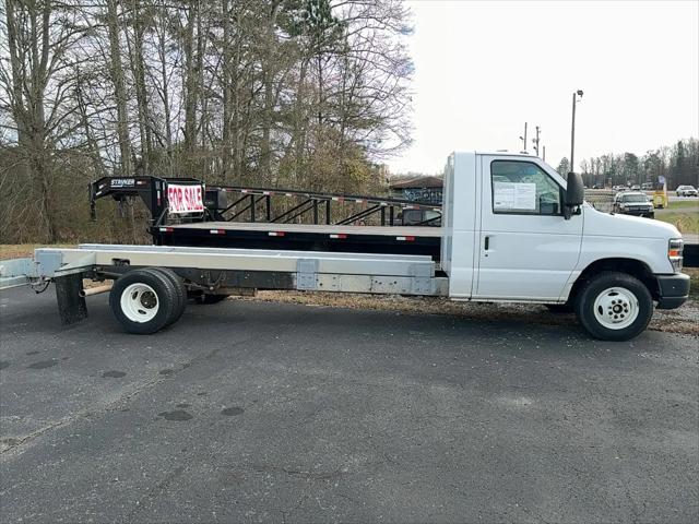 2011 Ford E-450 Cutaway E-450