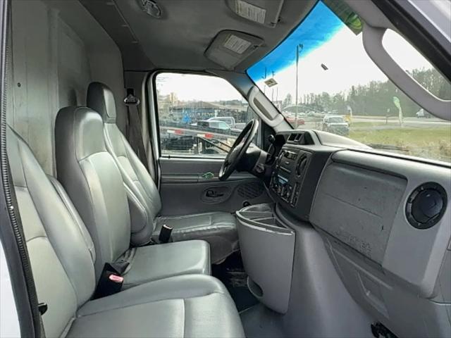 2011 Ford E-450 Cutaway E-450