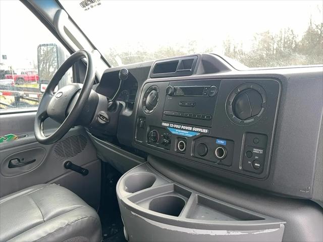 2011 Ford E-450 Cutaway E-450