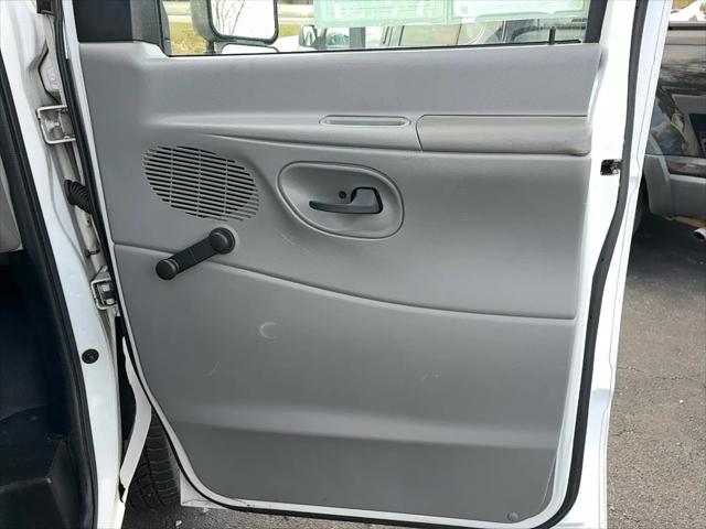 2011 Ford E-450 Cutaway E-450