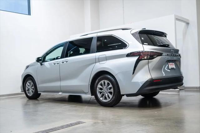 2024 Toyota Sienna XLE