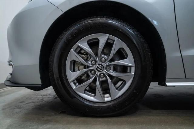 2024 Toyota Sienna XLE