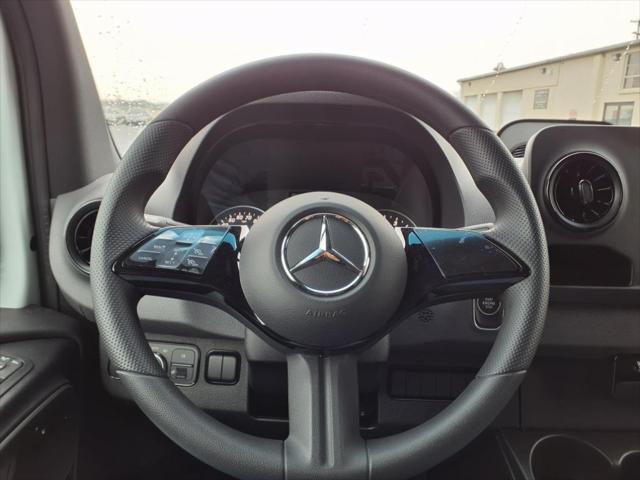 2025 Mercedes-Benz Sprinter 2500 Standard Roof 4-Cyl Diesel