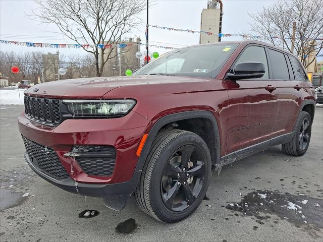 2022 Jeep Grand Cherokee Altitude 4x4 2022 Jeep Grand Cherokee Altitude 4x4