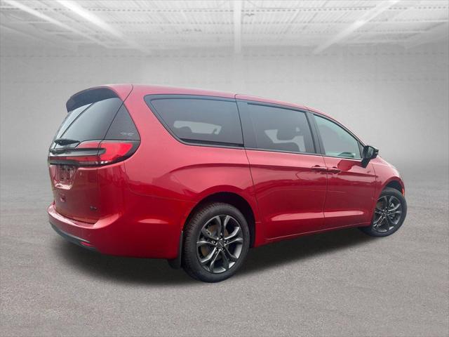2026 Chrysler Pacifica Select AWD