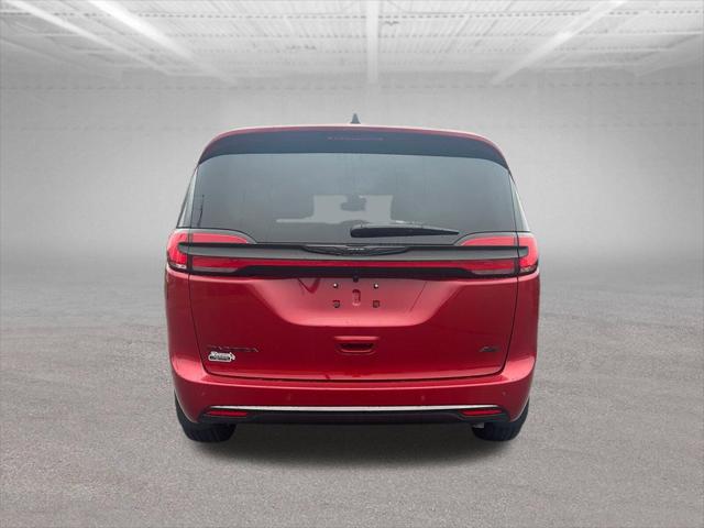 2026 Chrysler Pacifica Select AWD