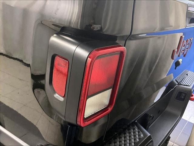 2022 Jeep Gladiator Sport