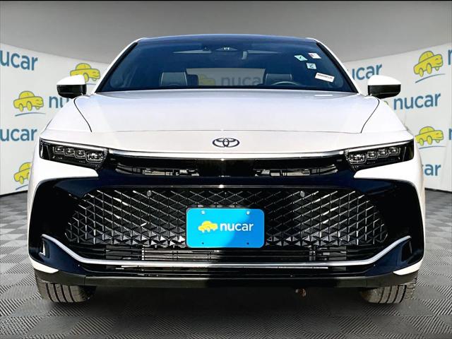 2025 Toyota Crown Platinum