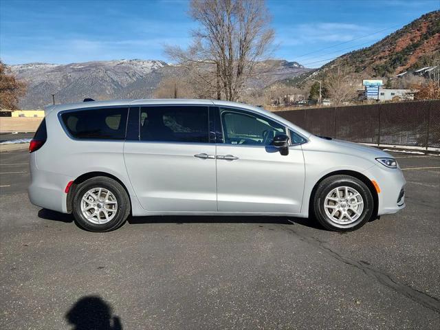 2024 Chrysler Pacifica Touring L 2024 Chrysler Pacifica Touring L