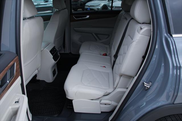 2026 Volkswagen Atlas SE with Technology