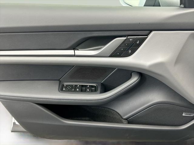 2026 Porsche Taycan 4