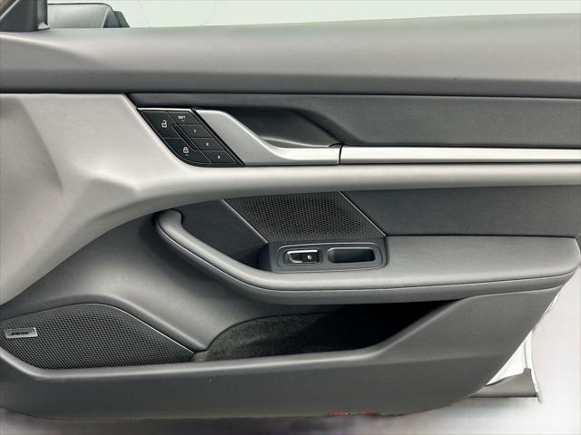 2026 Porsche Taycan 4