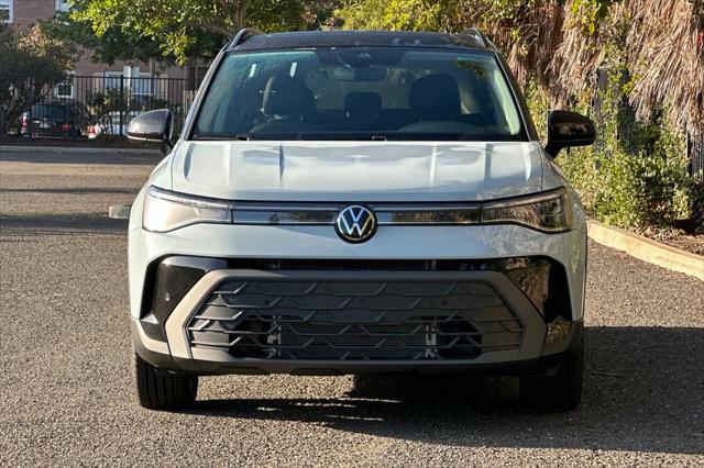 2026 Volkswagen Taos SE Black