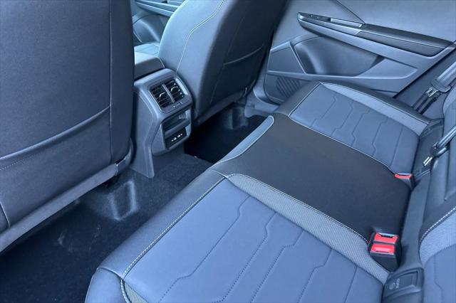 2026 Volkswagen Taos SE Black