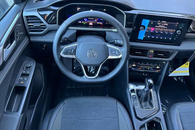 2026 Volkswagen Taos SE Black