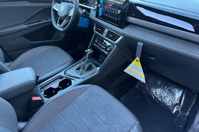 2026 Volkswagen Taos SE Black