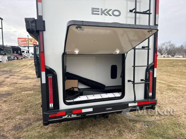 2025 Mercedes-Benz Sprinter 3500XD Chassis Standard Roof 4-Cyl Diesel HO