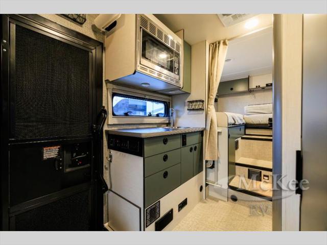 2025 Mercedes-Benz Sprinter 3500XD Chassis Standard Roof 4-Cyl Diesel HO