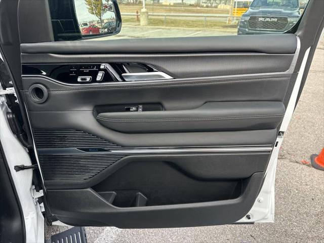 2026 Jeep Grand Wagoneer L Summit Obsidian 4x4