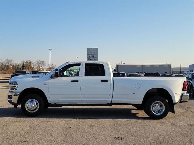 2026 RAM Ram 3500 RAM 3500 TRADESMAN CREW CAB 4X4 8 BOX